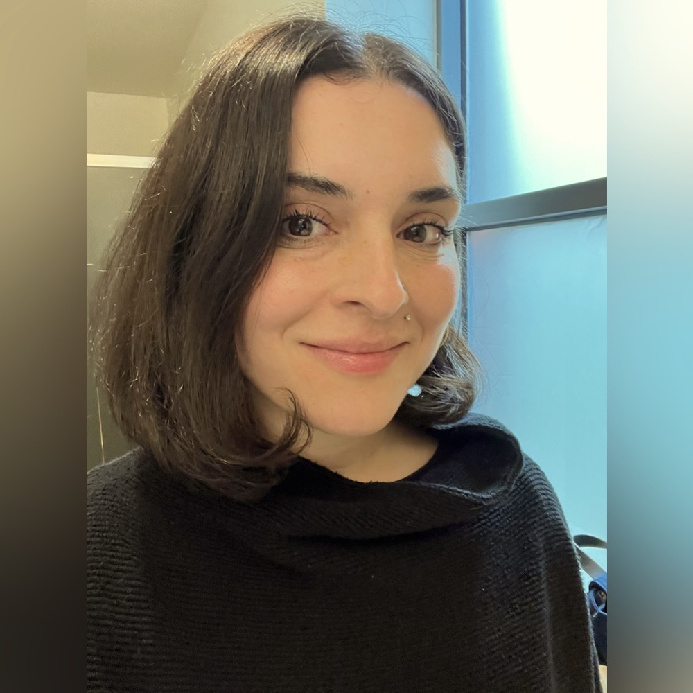 Meet your Posher, Selin